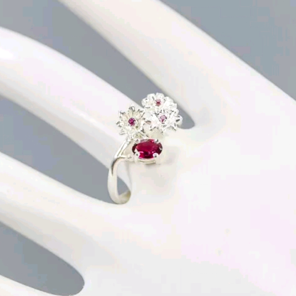 Rhodolite floral sterling silver 8.75sz ring - Picture 1 of 4